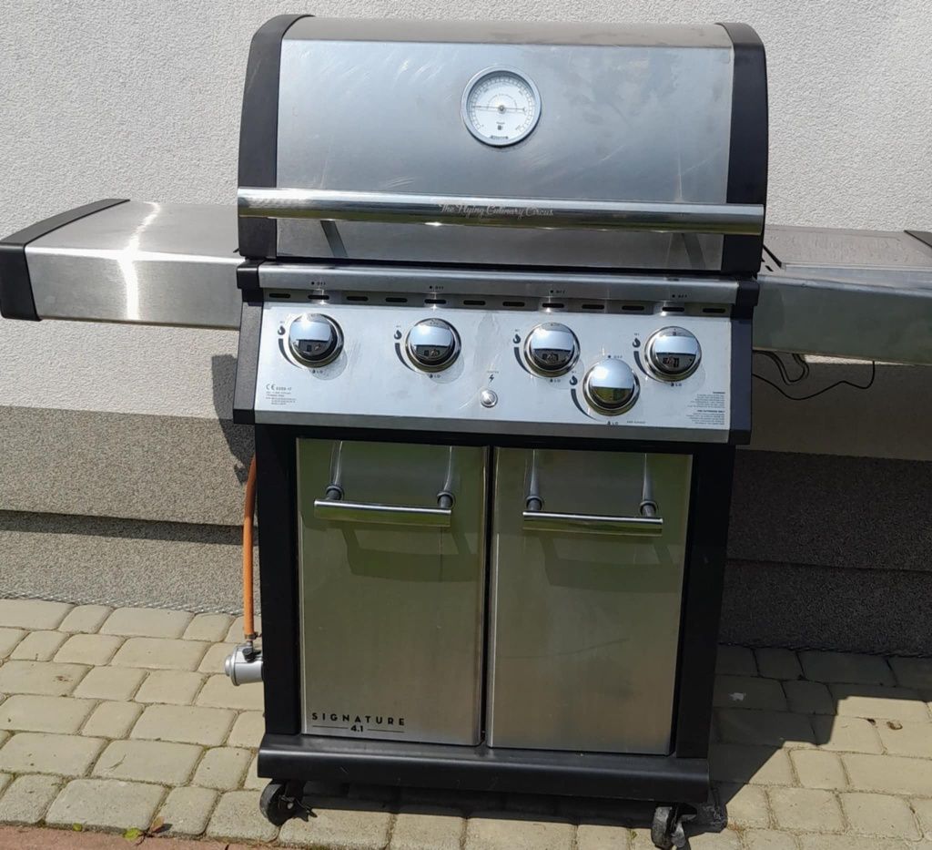 Grill gazowy. Stal nierdzewna .