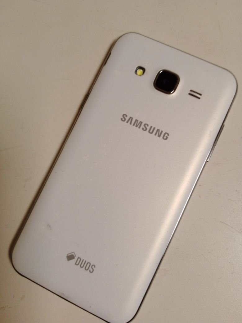 Телефон Samsung Galaxy j5, смартфон