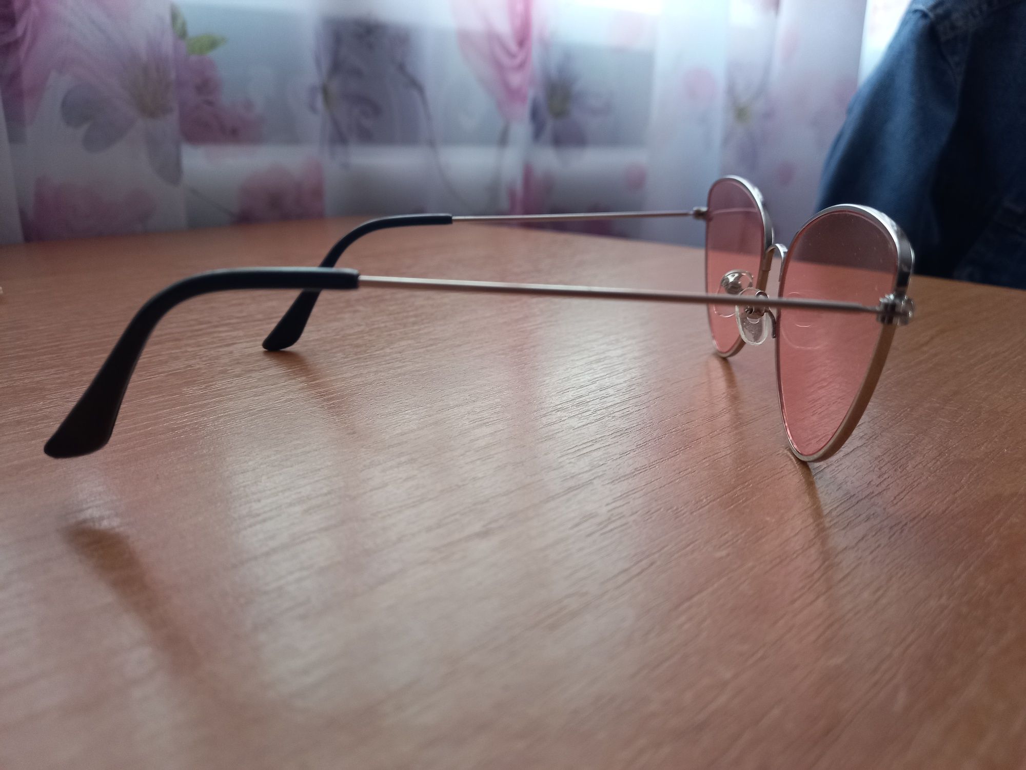Стильні окуляри на літо