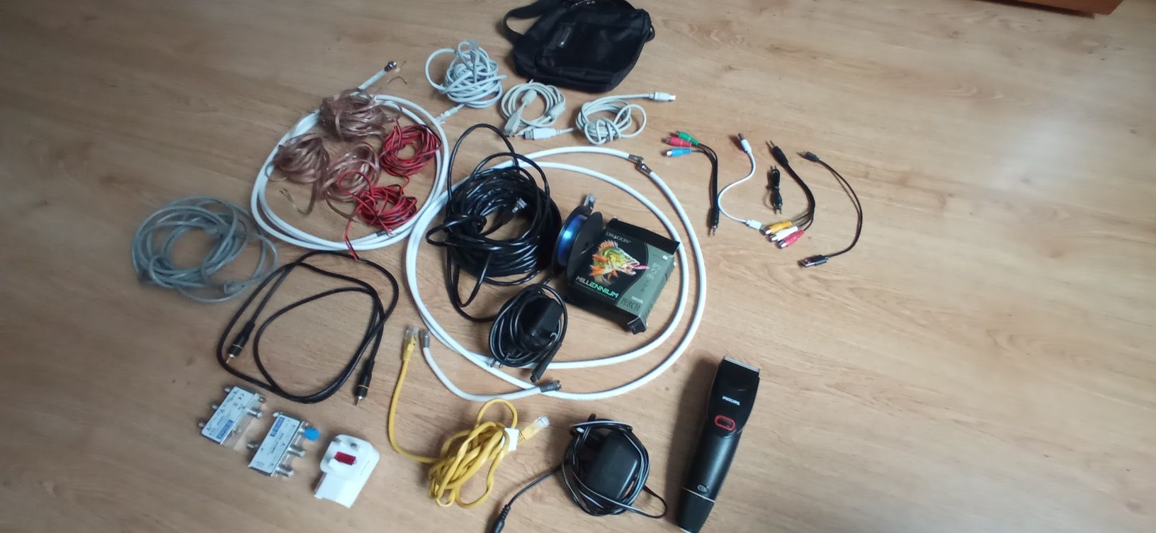 Kable różne głośnikowe  do internetu maszynka Philips saszetka Versoli