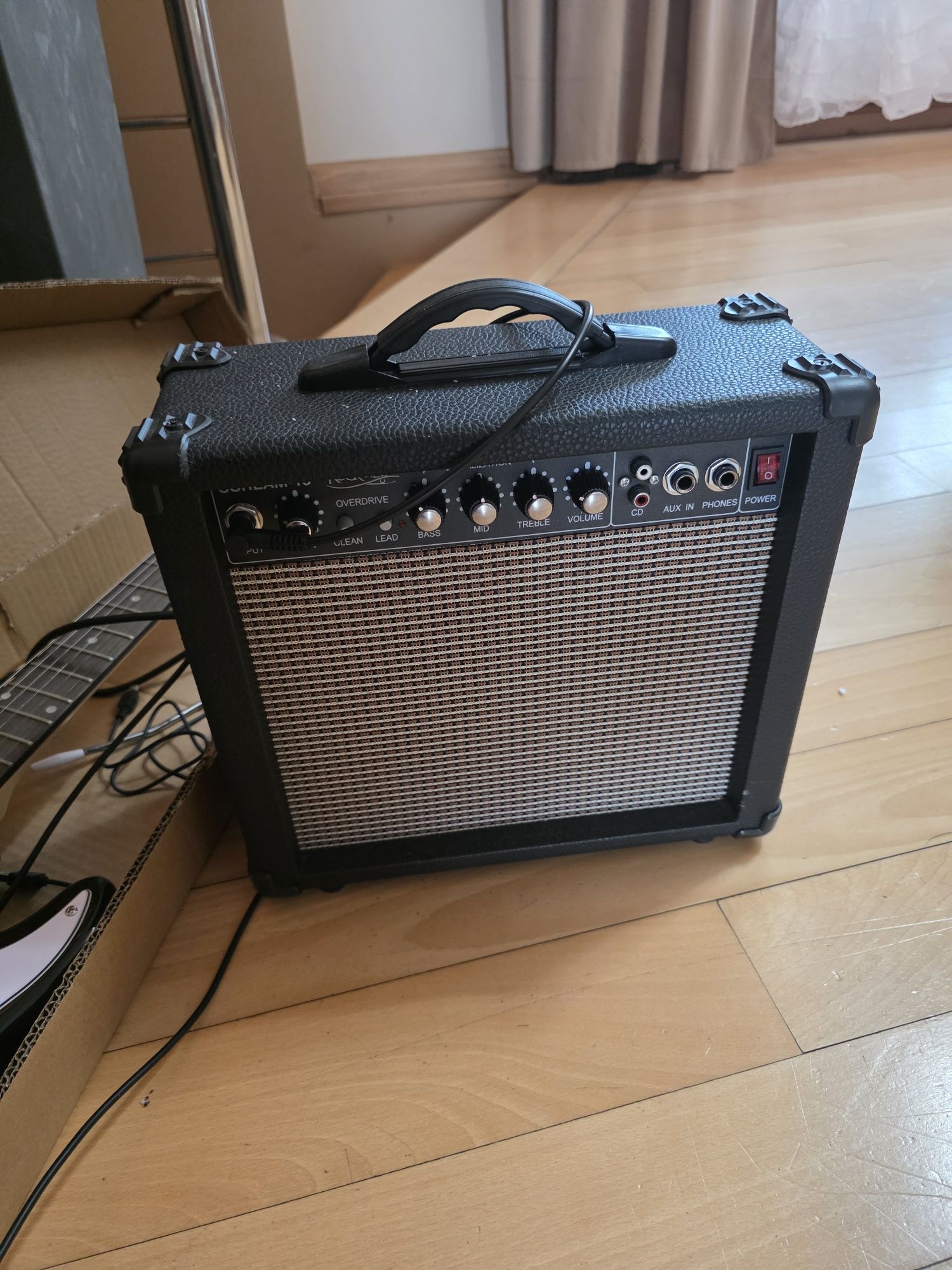 Gitara elektryczna.