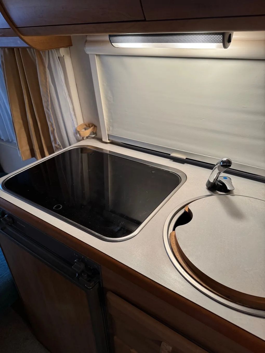 Hymer-Eriba  przyczepa kempingowa stan BDB