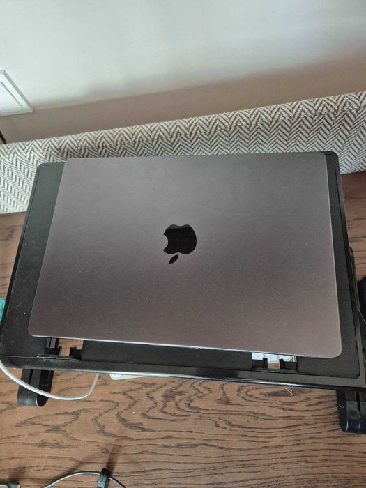 MacBook Pro (Late 2023) M3 Pro 11/14‑core, 18GB, 512SSD. Space Black