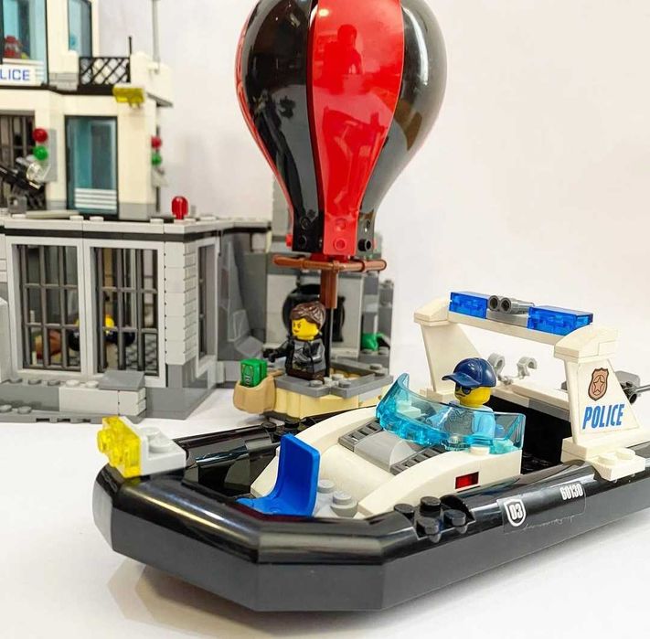 Конструктор Lego. Набір 60130. Острів-в'язниця.