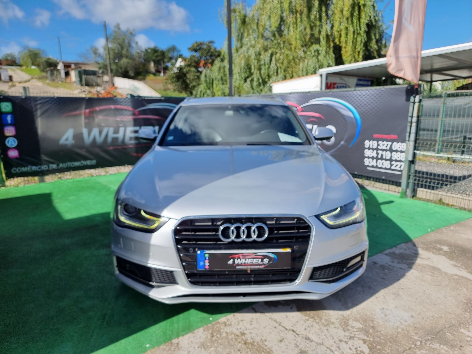 Audi A 4 2.0 TDI Pack (s line)
Gasóleo 
160.000 kms
Ano 2014
Nacional