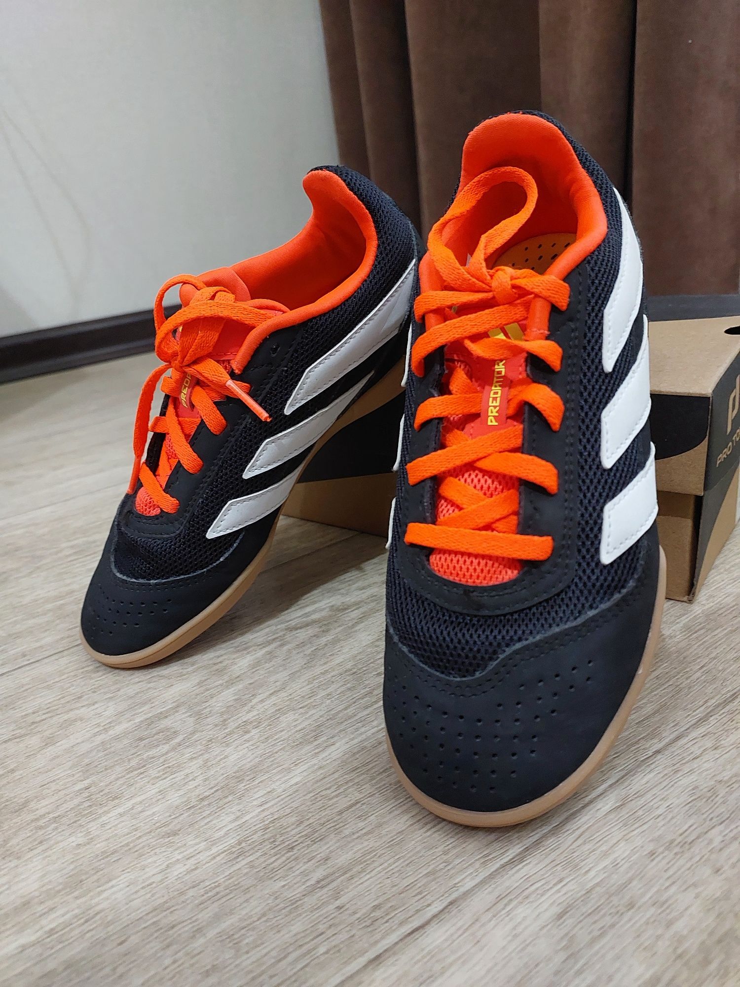 Футзалки, кеди, буци Adidas Predator