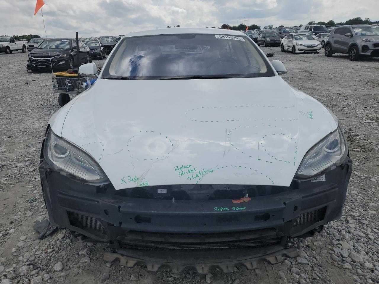 Tesla Model S 2014