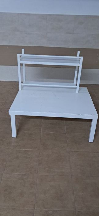 Estrutura para máquinas de lavar e secar