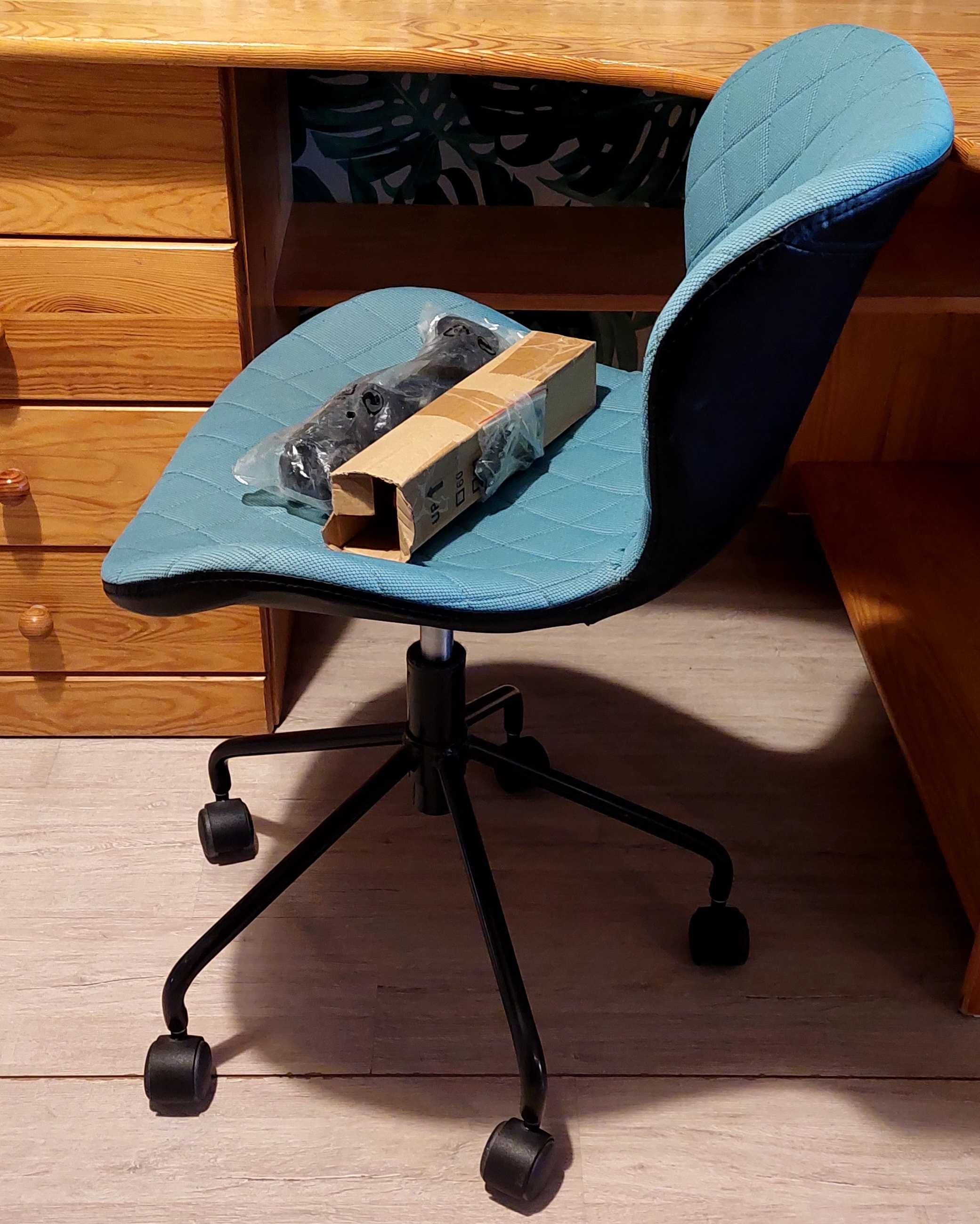 Krzeslo fotel biurowy obrotowy na kolkach stab bdb