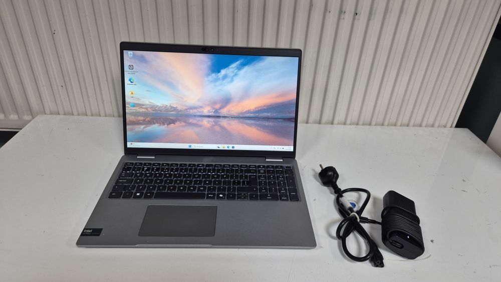 Biznesowy DELL Latitude 5550 Ultra 7 165U 32GB 512SSD 15,6" FHD  W11P