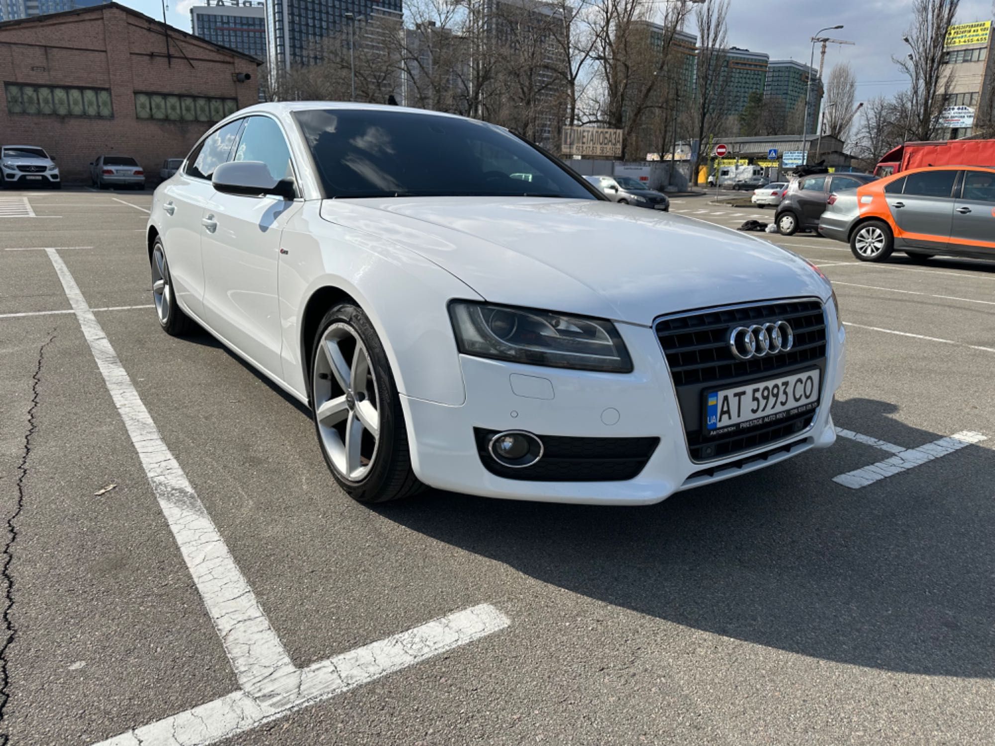 AUDI A5 2011 Дизель 2.0   5 Дверей