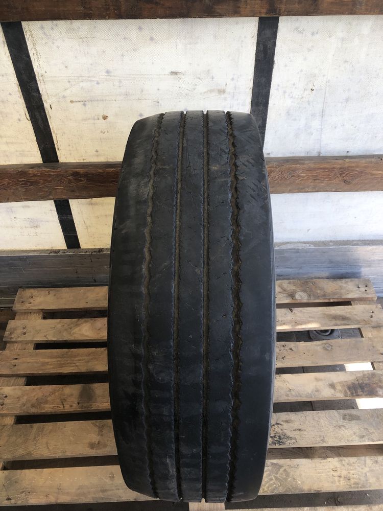 Pirelli 245/70 17.5