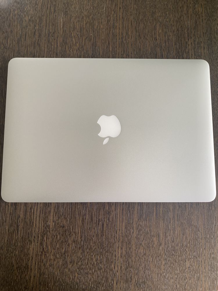 Macbook Apple Air 13 2017  jak nowy