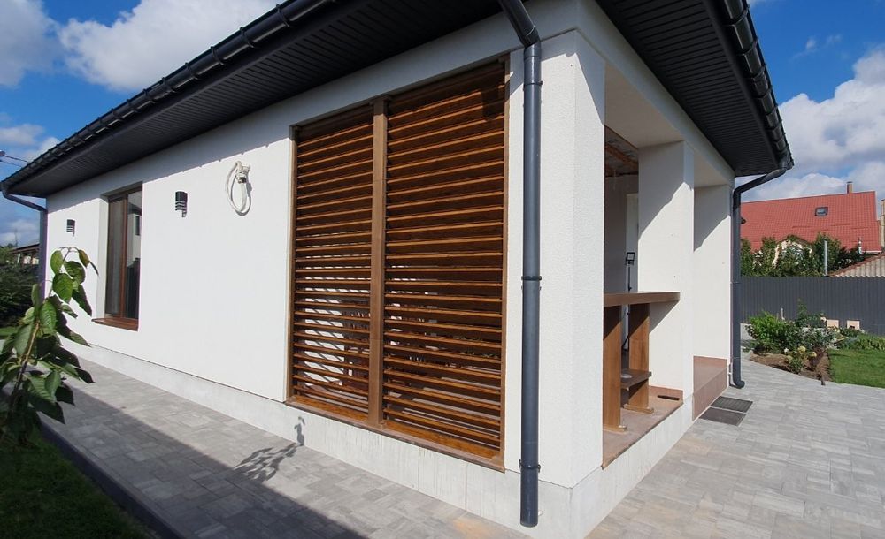 Жалюзі київ садові жалюзі тераси дереа'яні жалюзв металеві ролети київ