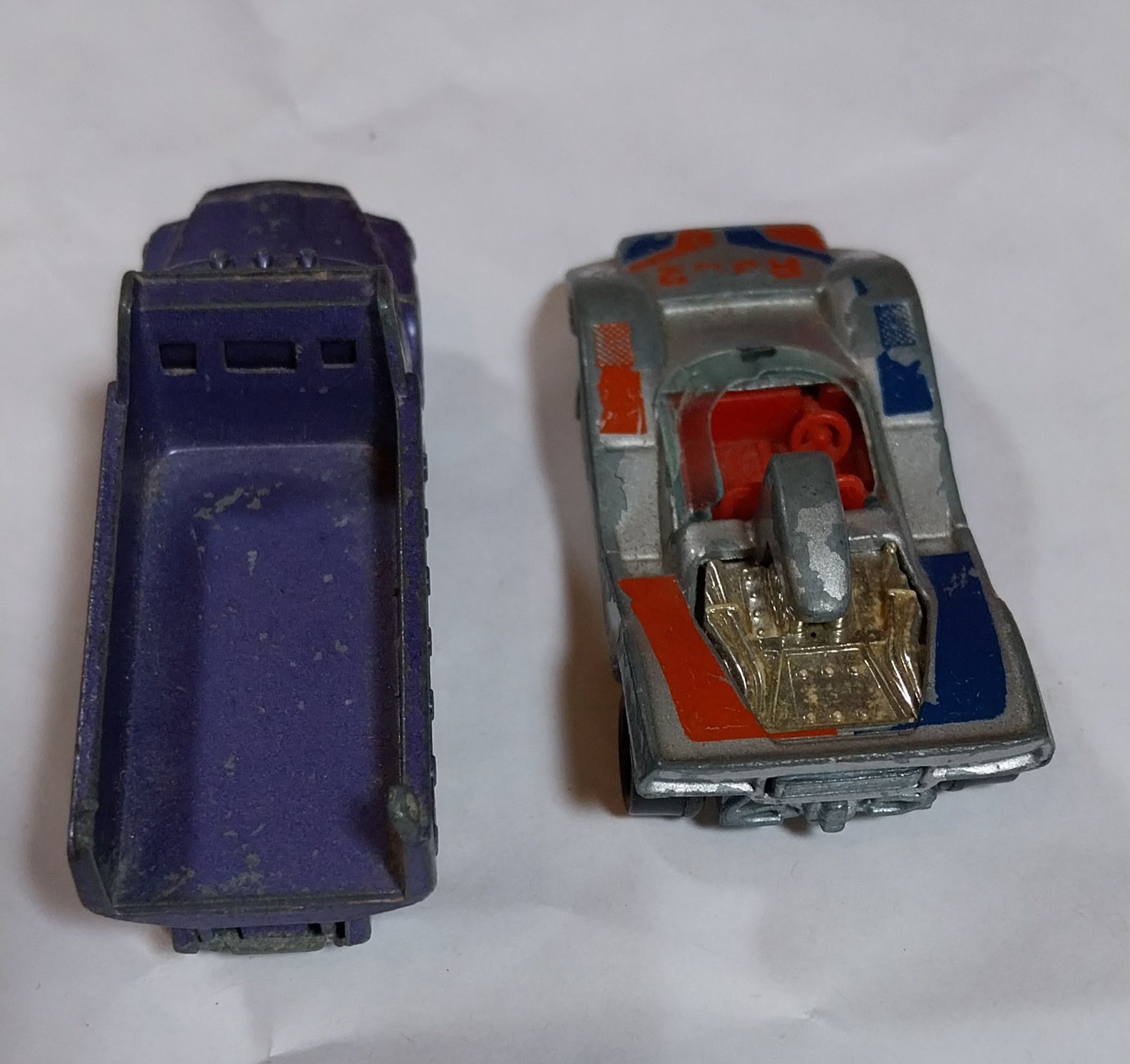 2 miniaturas antigas Tomica