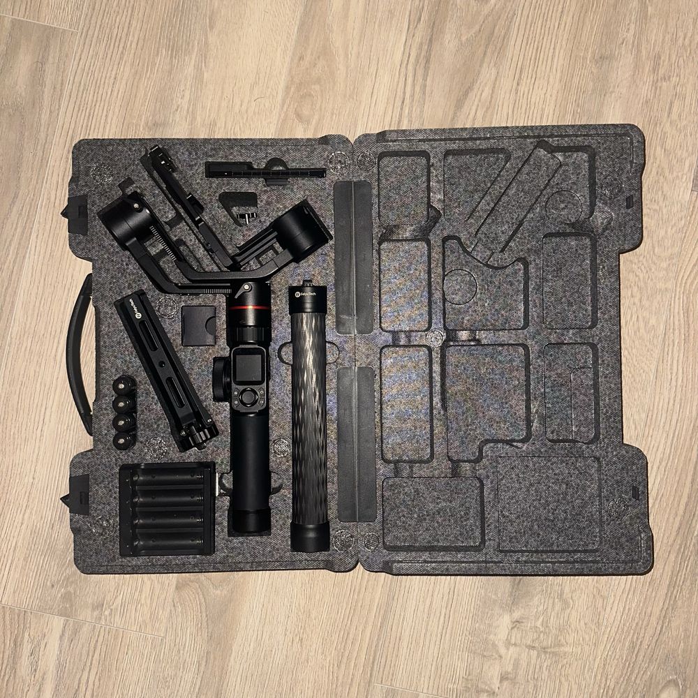 Gimbal FeiyuTech Ak2000 + Uchwyt dwuręczny + moduł follow focus V2
