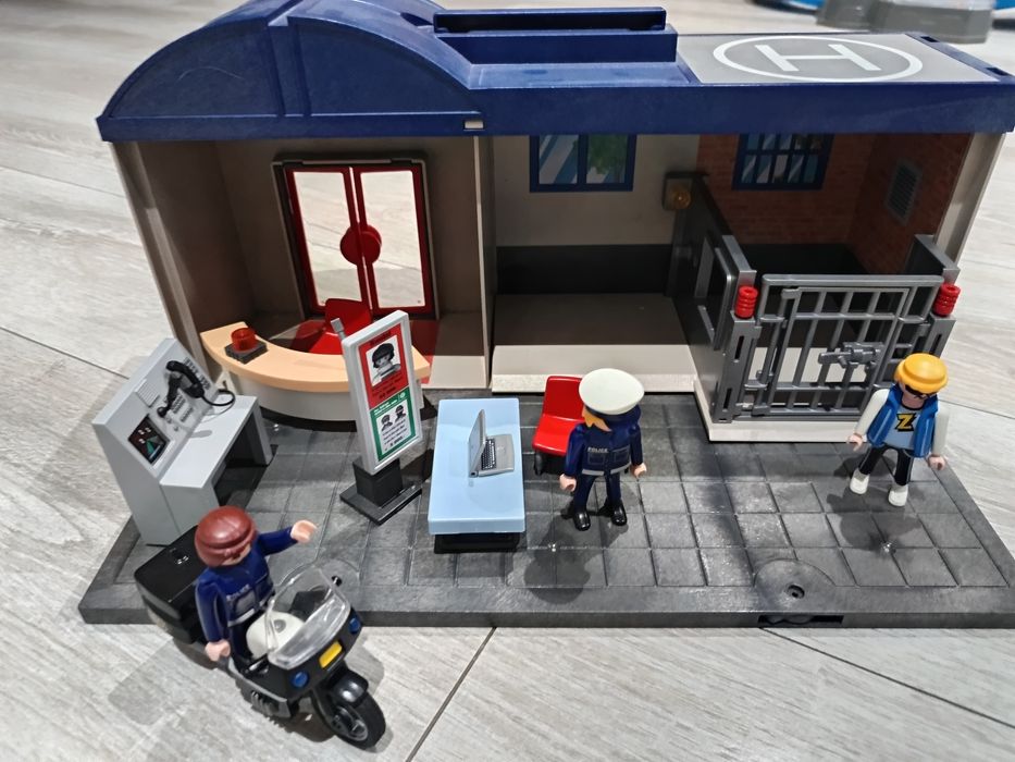Playmobil przenośny komisariat policji