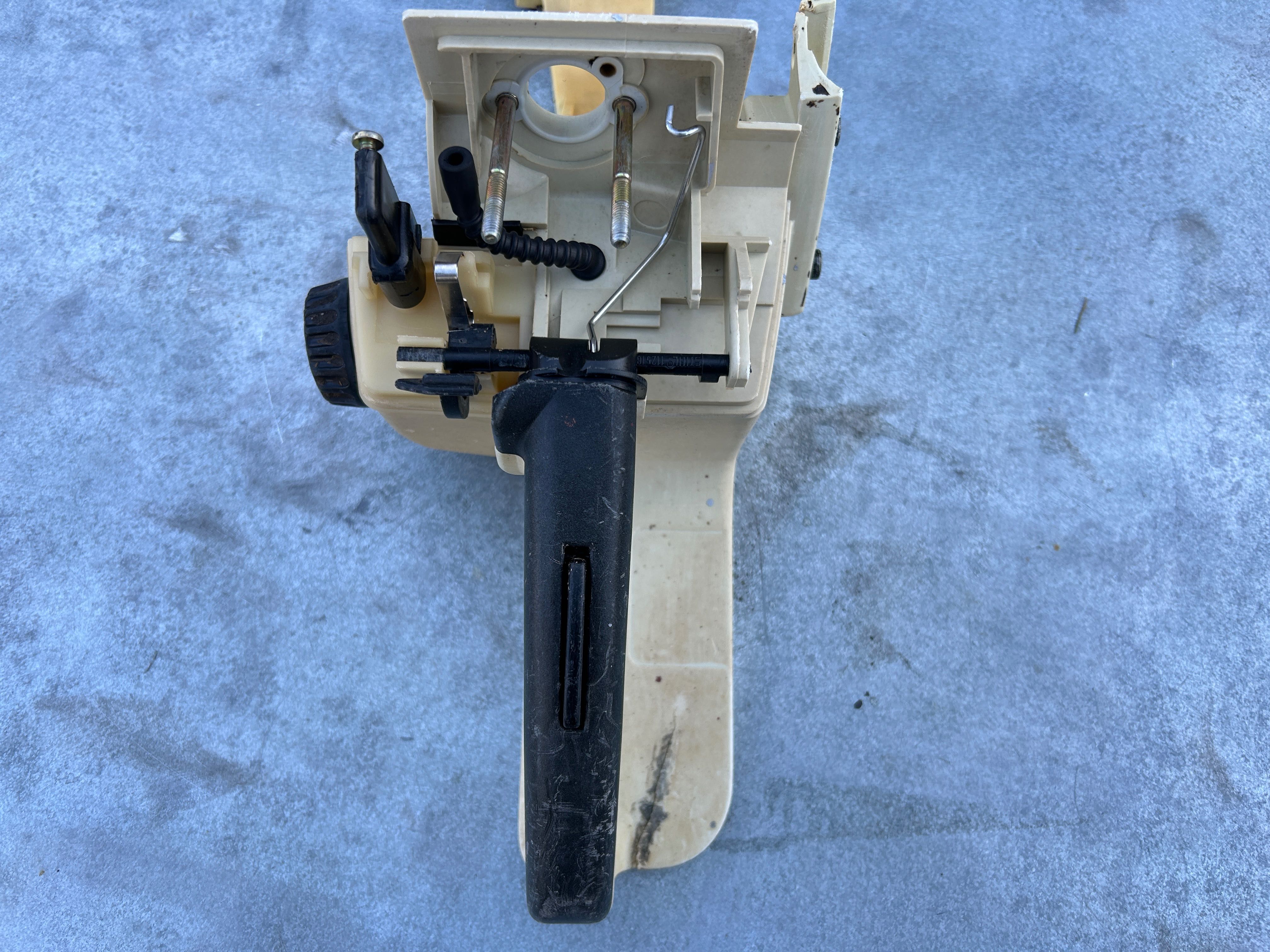 ZBIORNIK PALIWA Bak UCHWYT STIHL 034 036 Stihl 034AV MS360 MS 340 (109