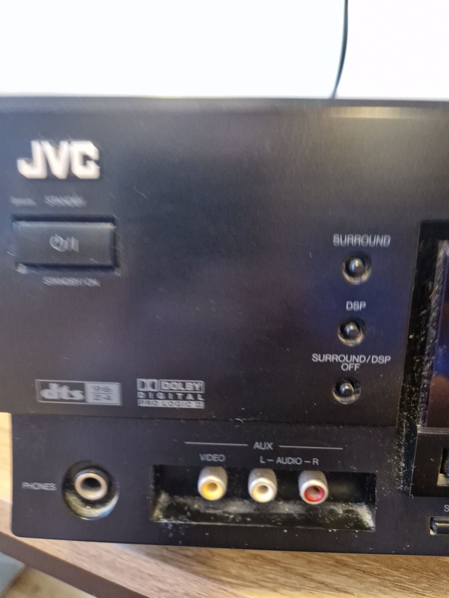 Amplituner JVC Mało używany z pilotem