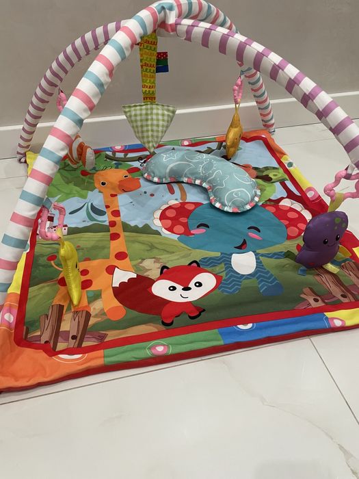 Продам Розвиваючий дитячий килим підвіски