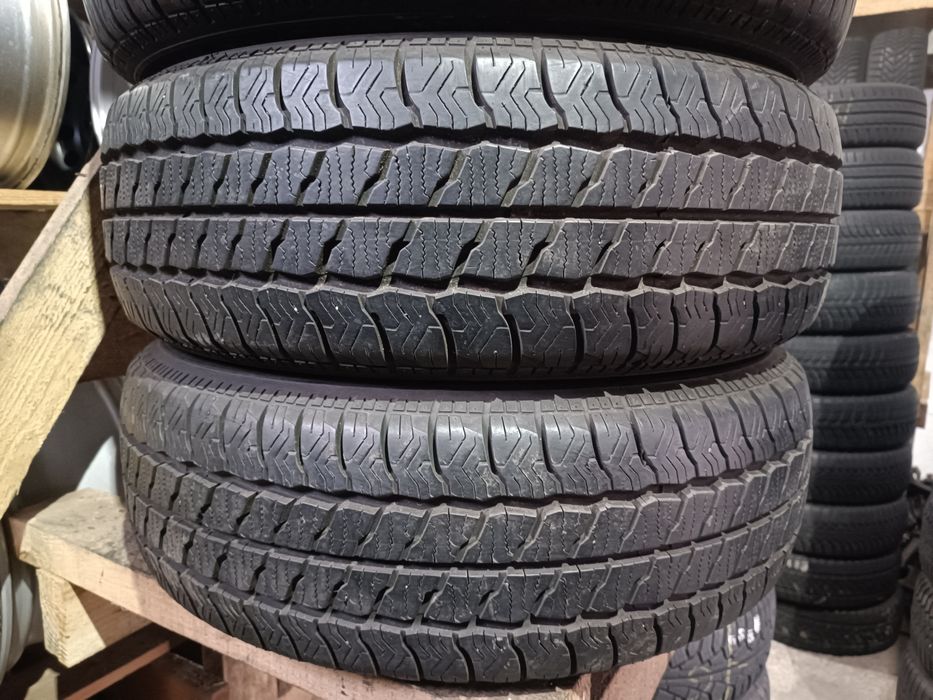 Майже нові всесезонні шини MAXXIS 215/65 R16 C резина Р16 С