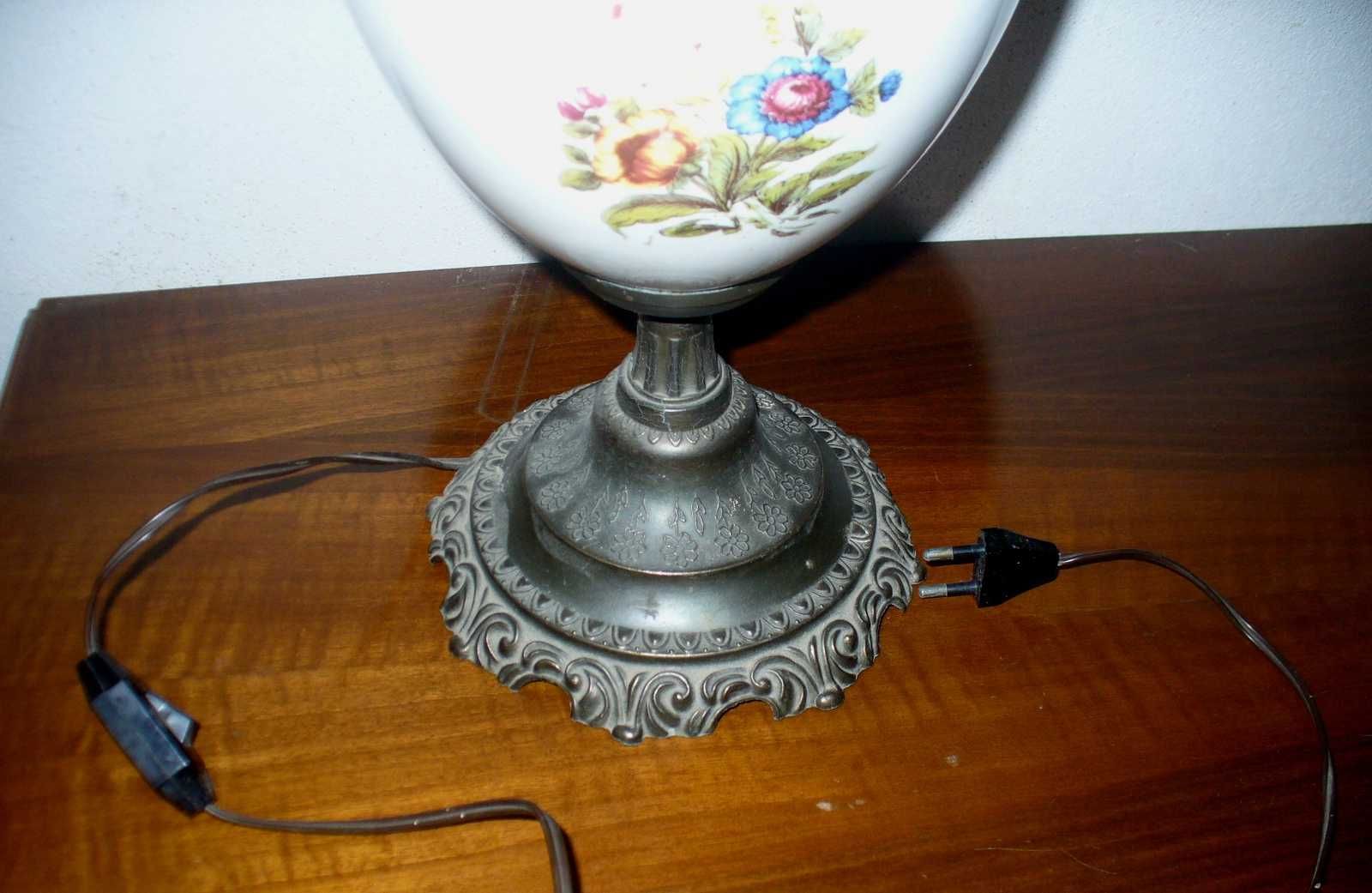Stara lampa PRL wielkość 60 cm metalowo-porcelanowa gotowa do użytku.