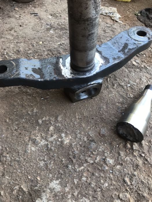 Ремонт Задня цапфа поворотній кулак комбайна claas John deere