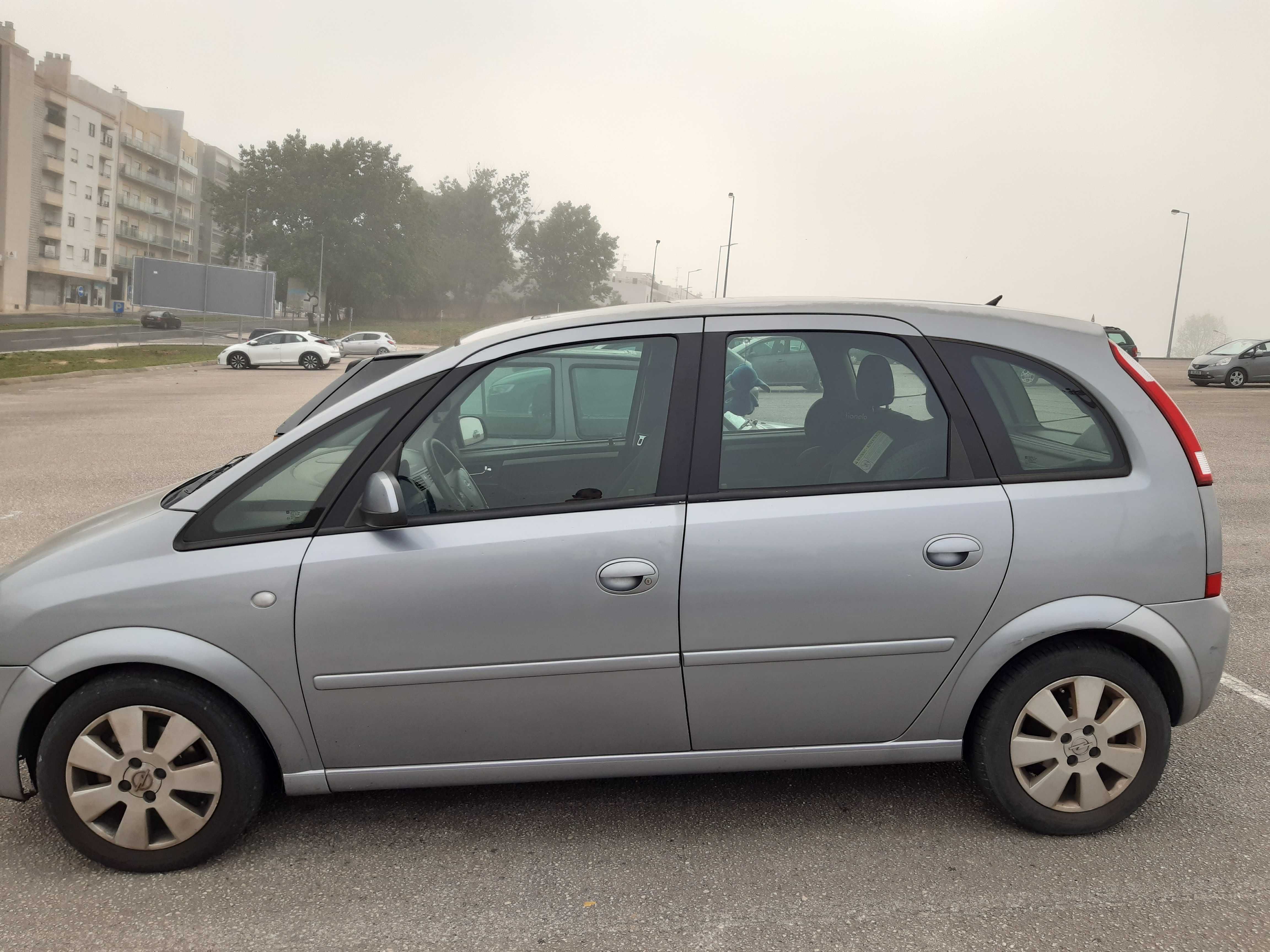 Opel Meriva 2005 1.4 Gasolina troco por carro menor