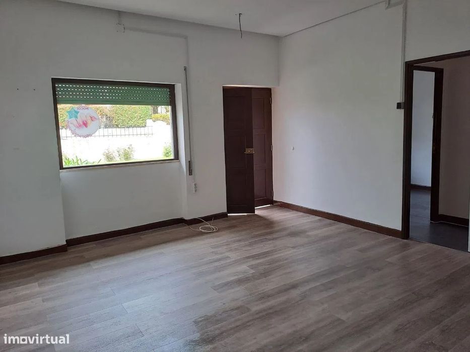 Loja para Comércio e Serviços - Adémia - Coimbra