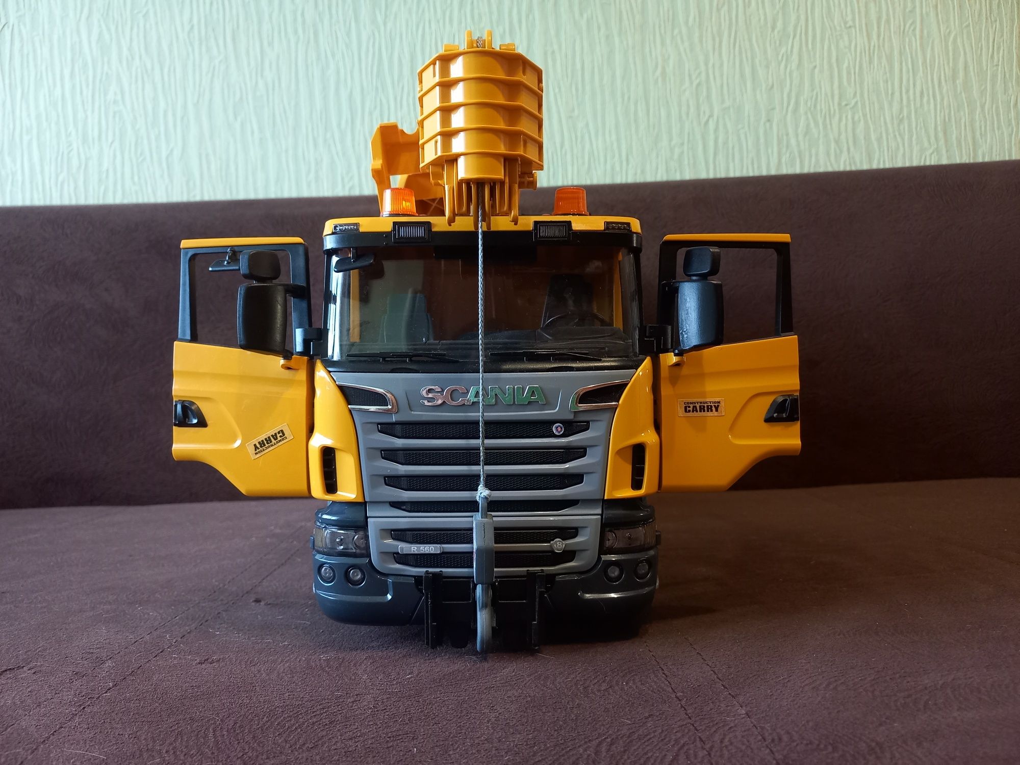 Автокран Bruder Scania Liebherr 03570, масштабна модель 1:16