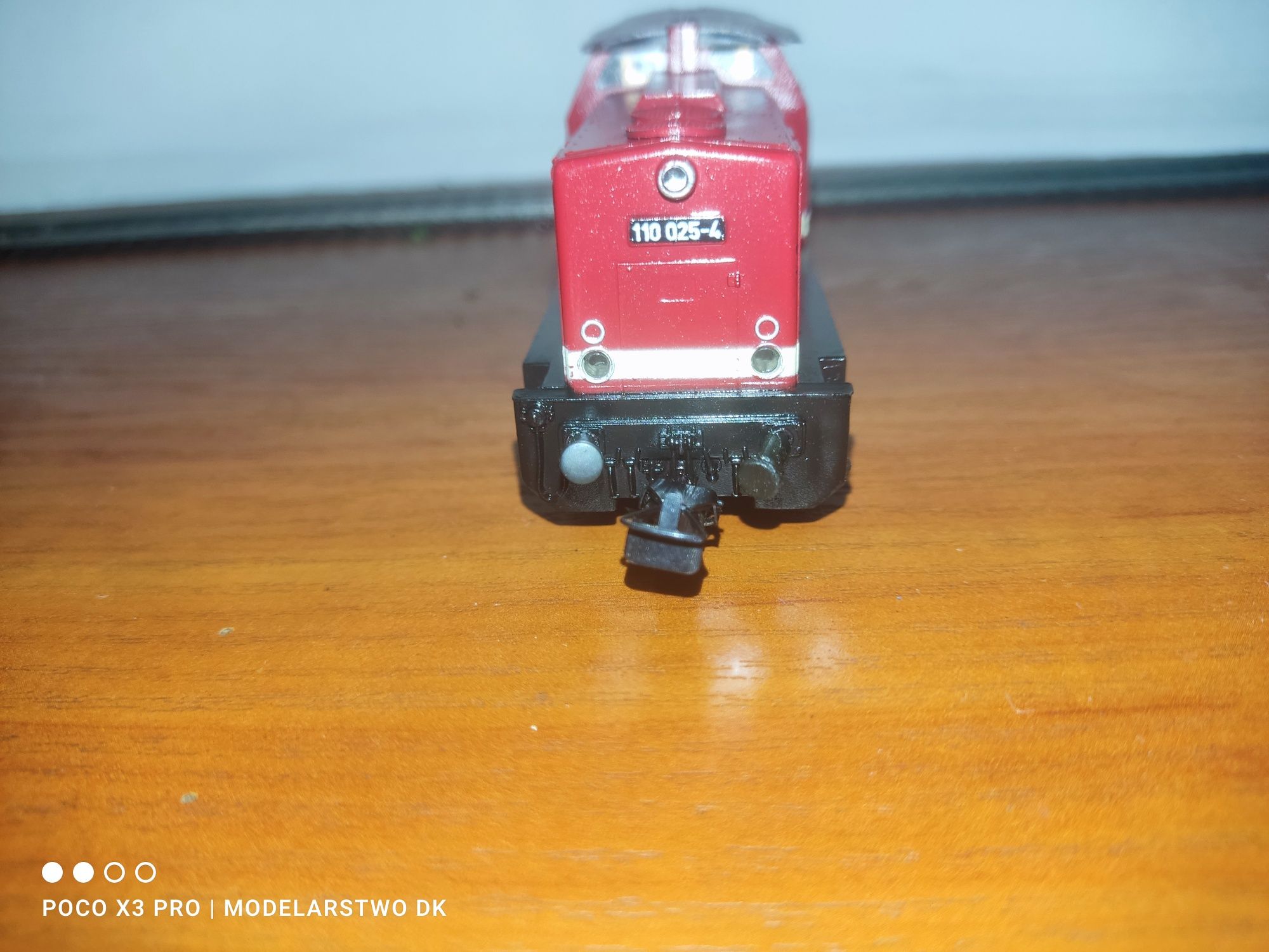 Piko oświetlony spalinowóz Br110 w skali H0 1:87 kolejka makieta
