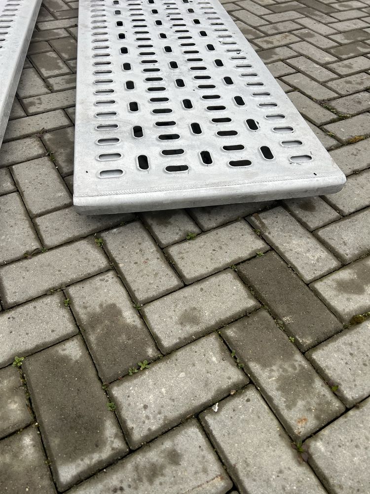 Najazdy aluminiowe Kassbohrer 230 cm 55 cm 8 cm nosnosc 8t
