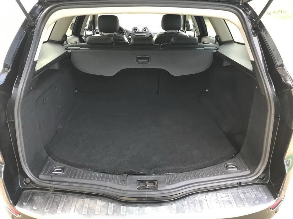 Ford Mondeo SW  (versão full extras)