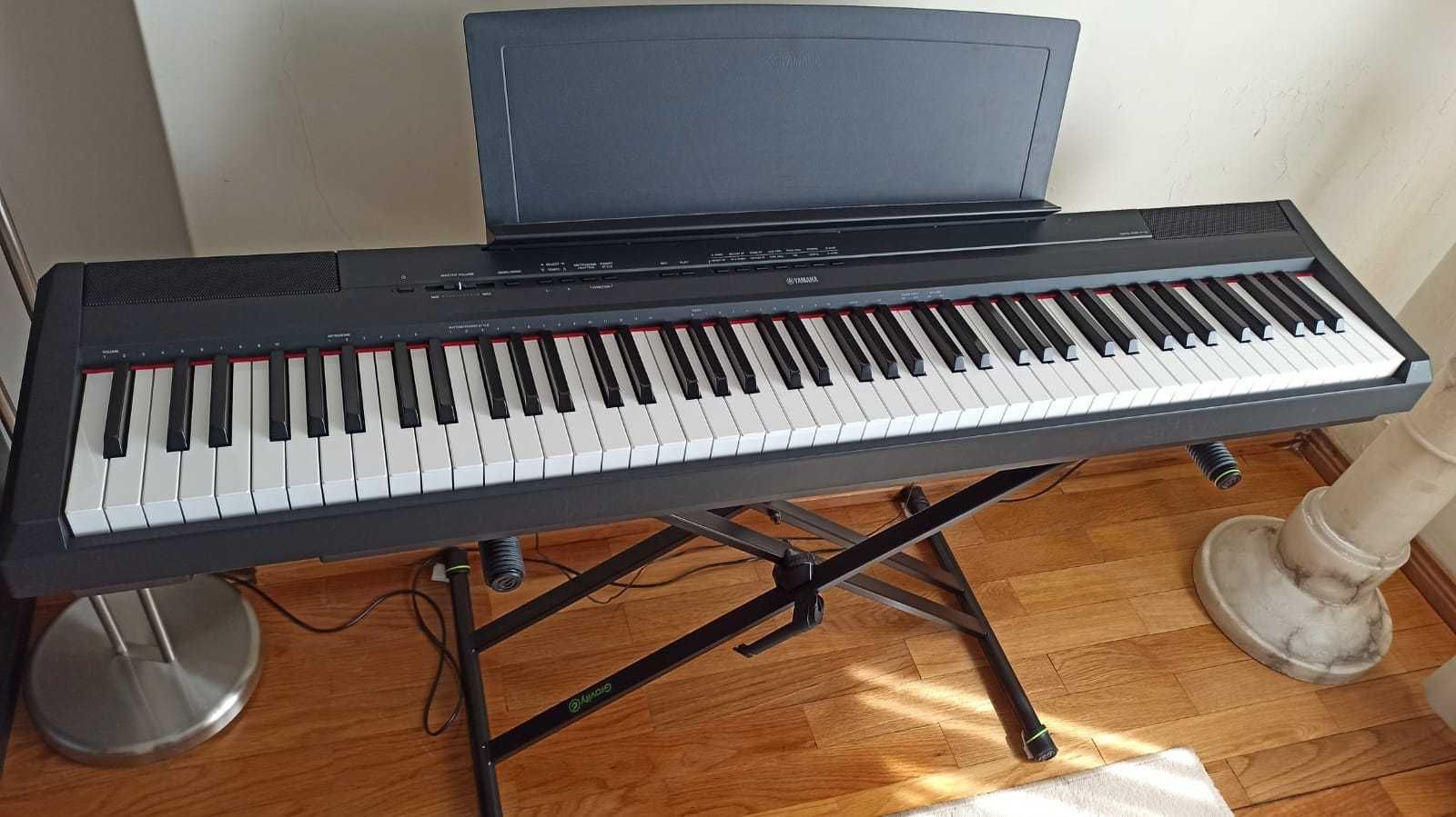 Teclado de piano Yamaha P-115 como novo, com suporte e pedal