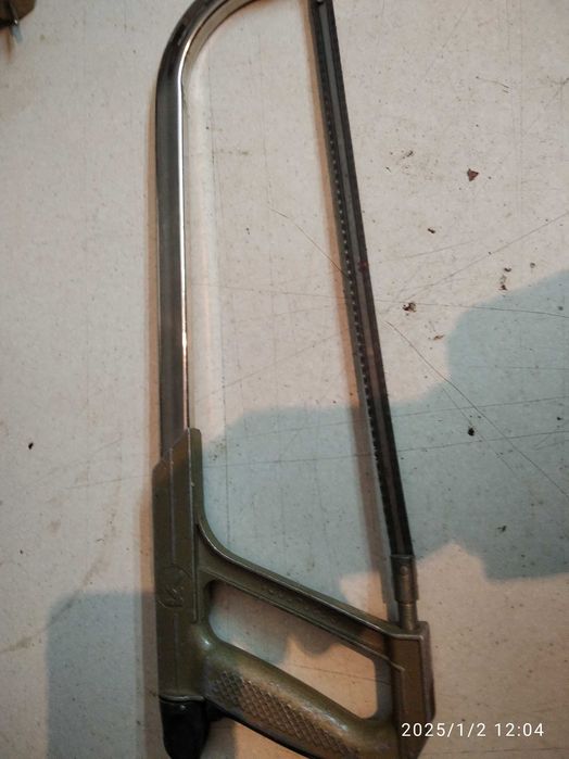 Ножовка по металу.