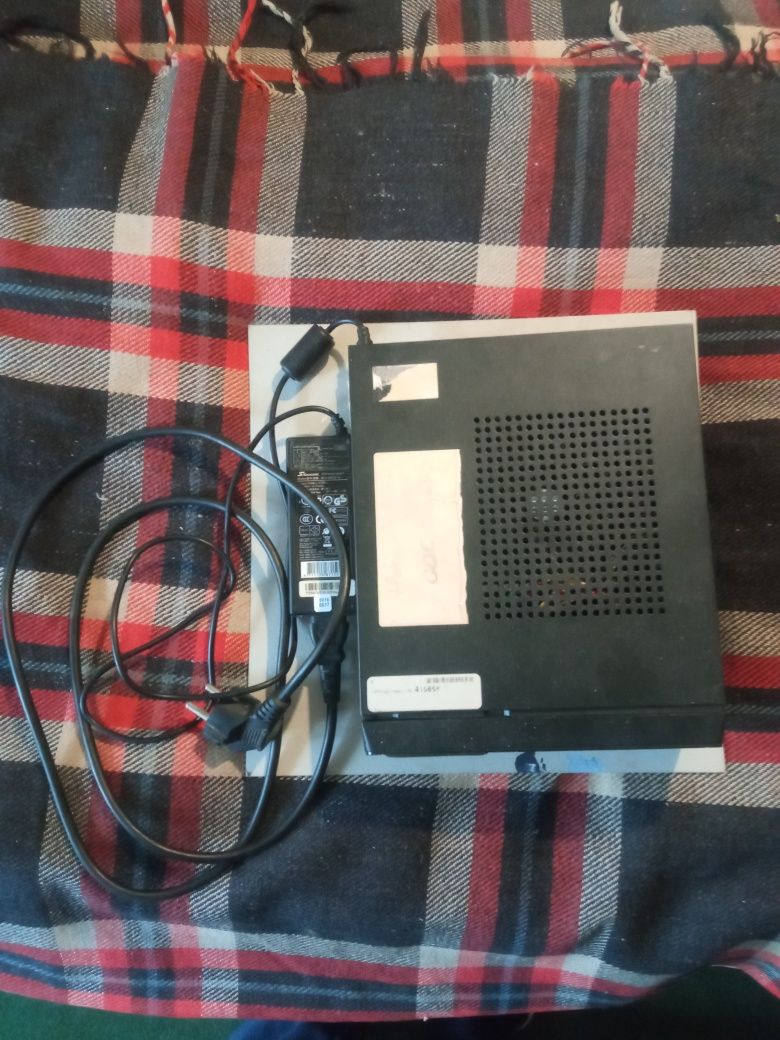 ASUS AM1I-A Мини пк 4ядра 8гиг ддр3 28 ватт