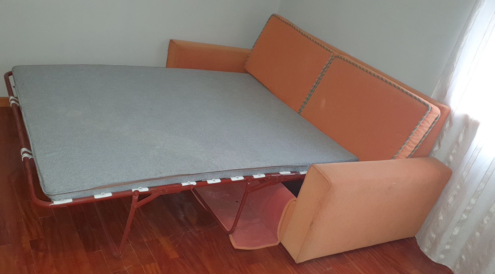 Sofa com cama dobrável