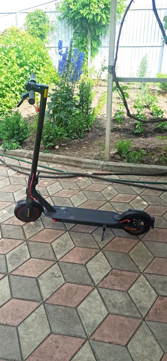 Електросамокат Xiaomi MI electric scooter Pro 2 black