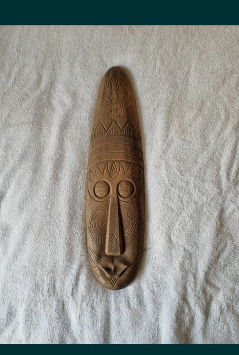 Peça Africada em Madeira para Decoração