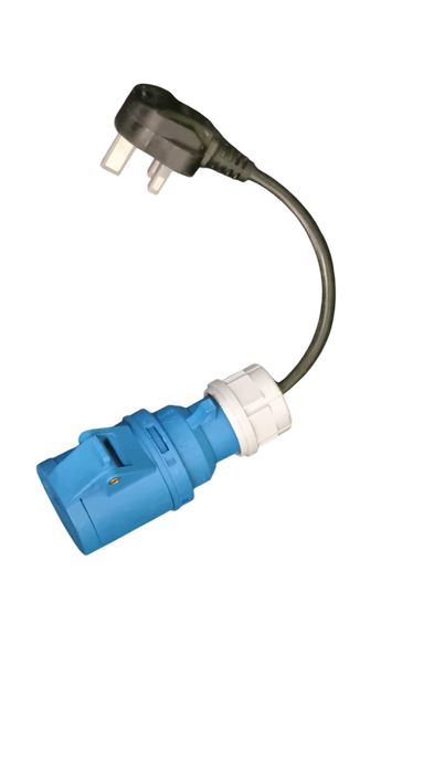 Przejściówka z wtyczki angielskiej na siłową 16A 230V IP44 14 cm