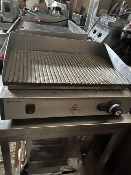 Поверхня жарочна гриль ребристий hendi