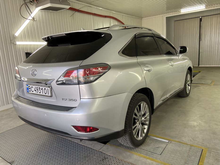 Лексус рх 350 газ бензин пробіг 148 тис км домашнє авто
