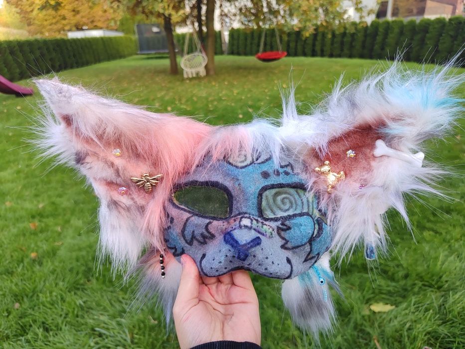 Maska koteła szarego