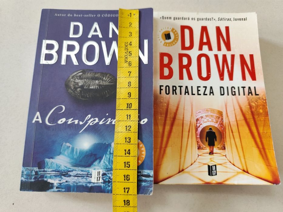 Lote de 2 Livros Dan Brown - A Conspiração / Fortaleza Digital
