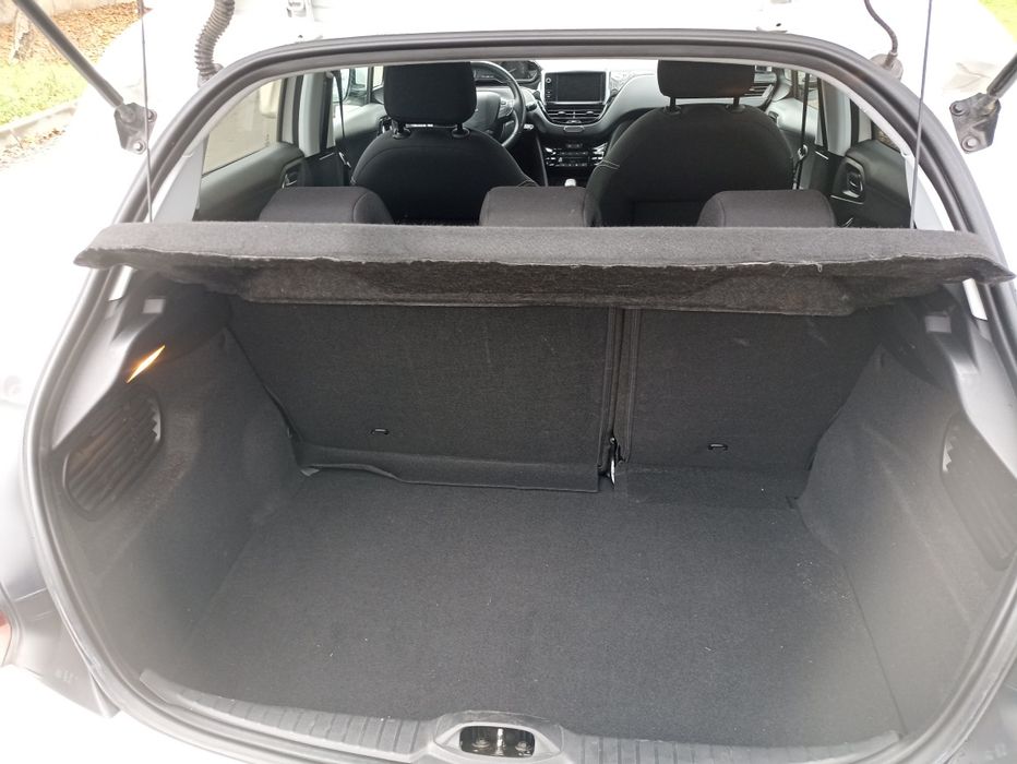 Peugeot 208 2020 року