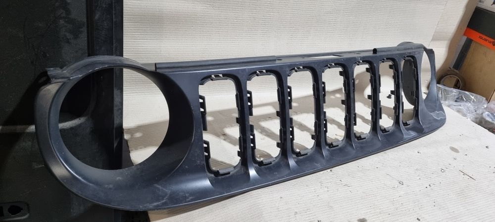 Atrapa grill jeep renegade 14- cała bez pęknięć