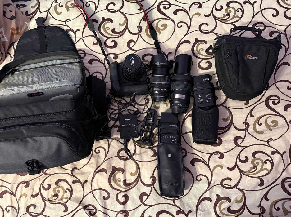 Фотоапарат Canon EOS 60D Kit + 3 об'єктива і 2 спалахи