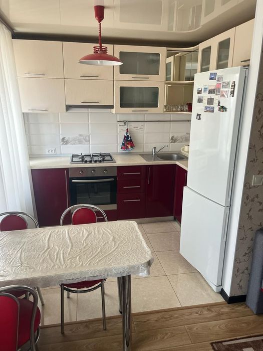 Сучасна двокімнатна квартира в Центрі міста . Район Сільпо .