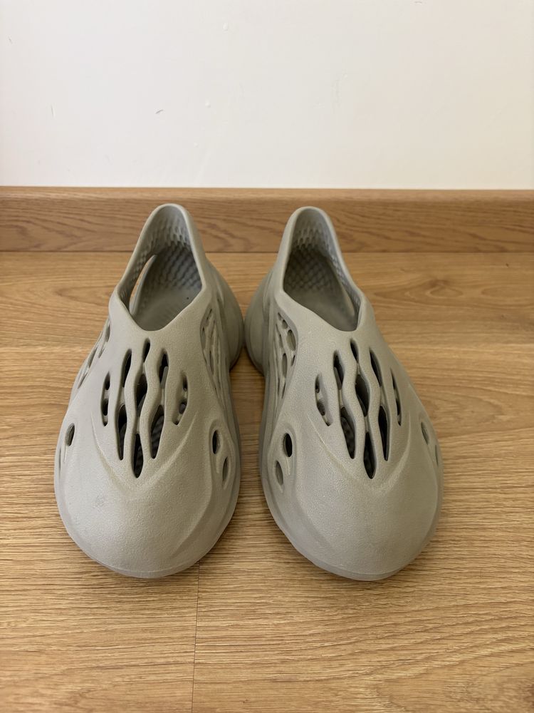 Yeezy Foam Runner Stone Salt Tamanho 41