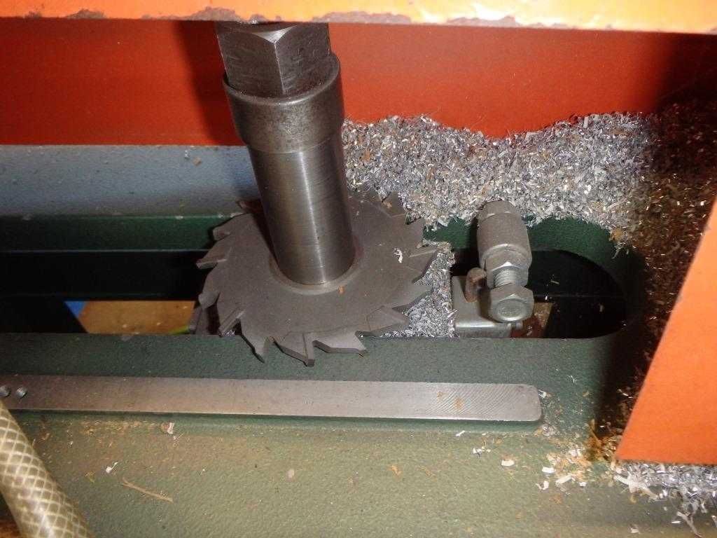 Frezarka do słupka PCV , aluminium , WEGOMA